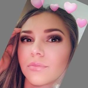 Meet your Posher, Lina